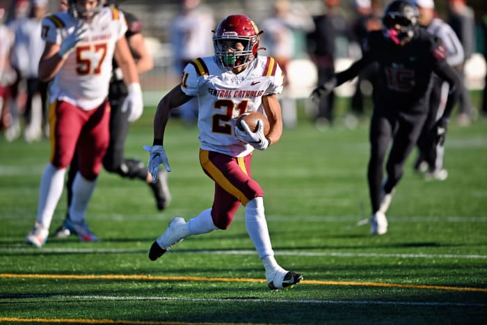 a Central Catholic Tualatin 6A Oregon football final November 22 2023 Leon Neuschwander 42